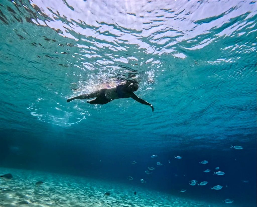 Manfaat Berenang Di Laut Bagi Kesehatan Kulit Rahasia Kecantikan Alami Dari Samudra
