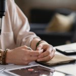 Membangun Jembatan Audiens Lokal Strategi Pemasaran Lewat Podcast Untuk Brand Lokal