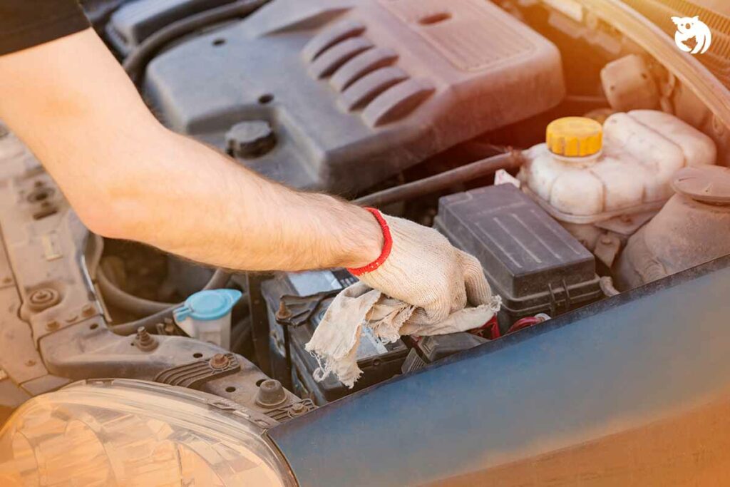 Panduan Lengkap Cara Membersihkan Terminal Aki Dari Kerak Putih Agar Performa Kendaraan Optimal
